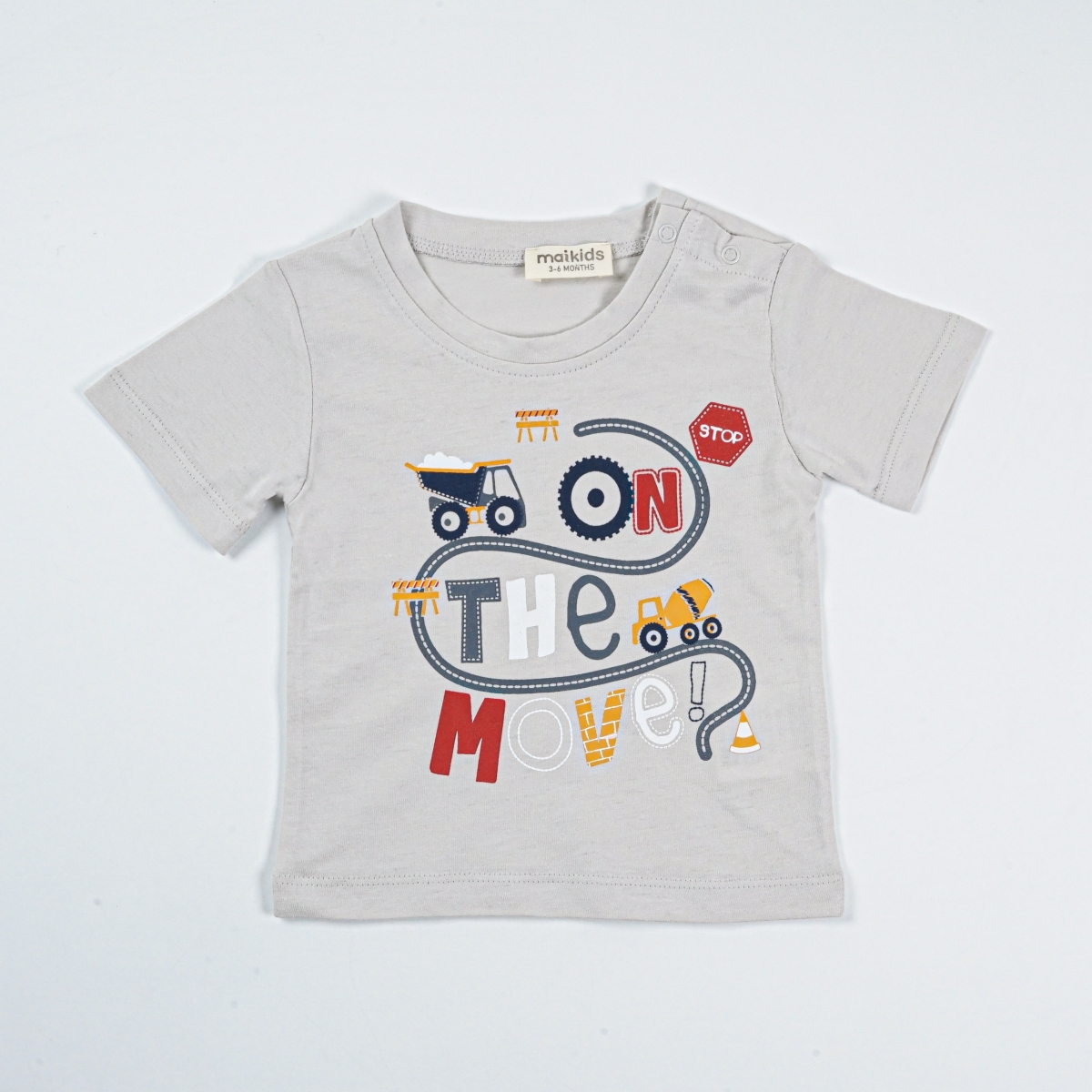 ON THE MOVE BASKILI AYLIK TİŞÖRT