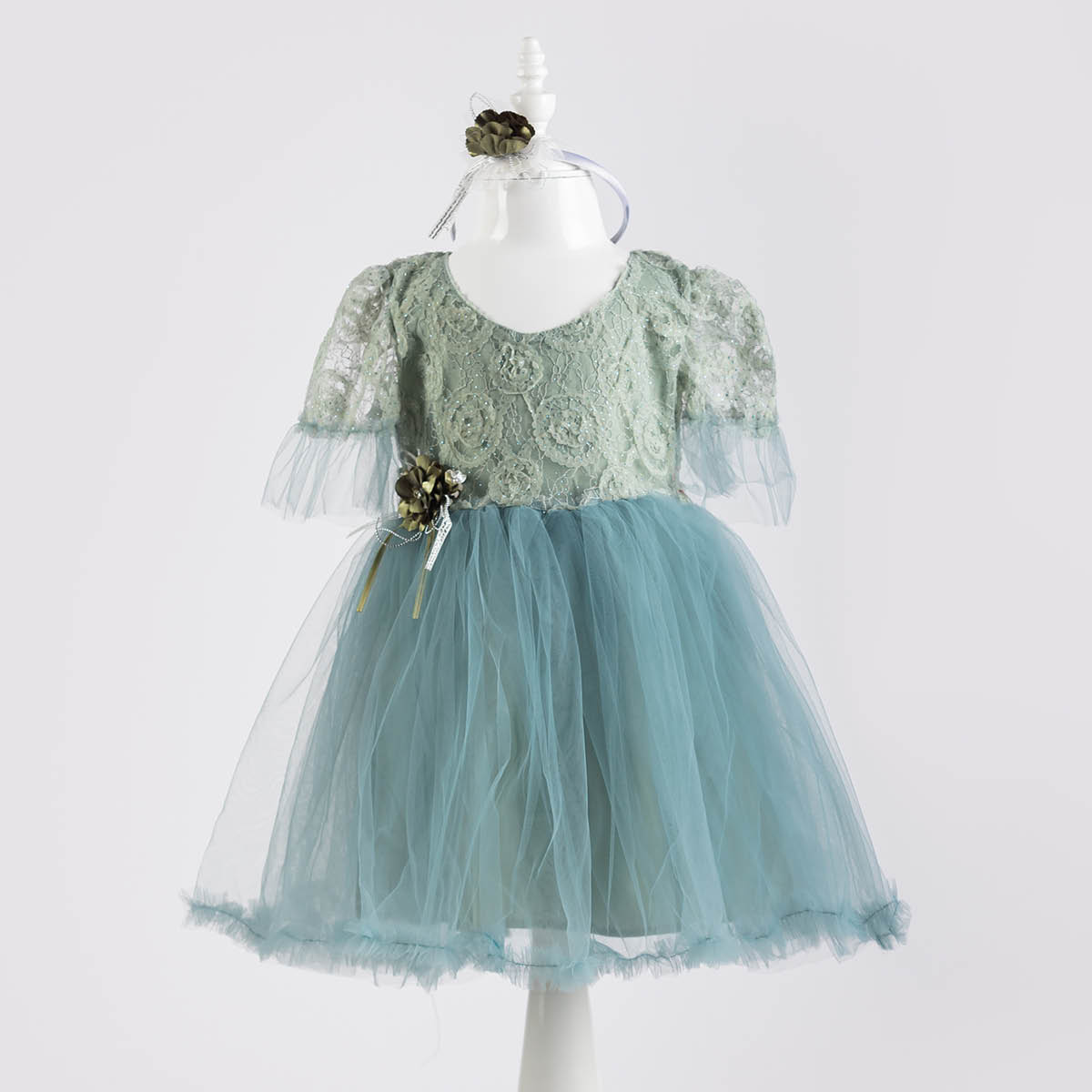 ÇİÇEKLİ TAÇLI ELBİSE