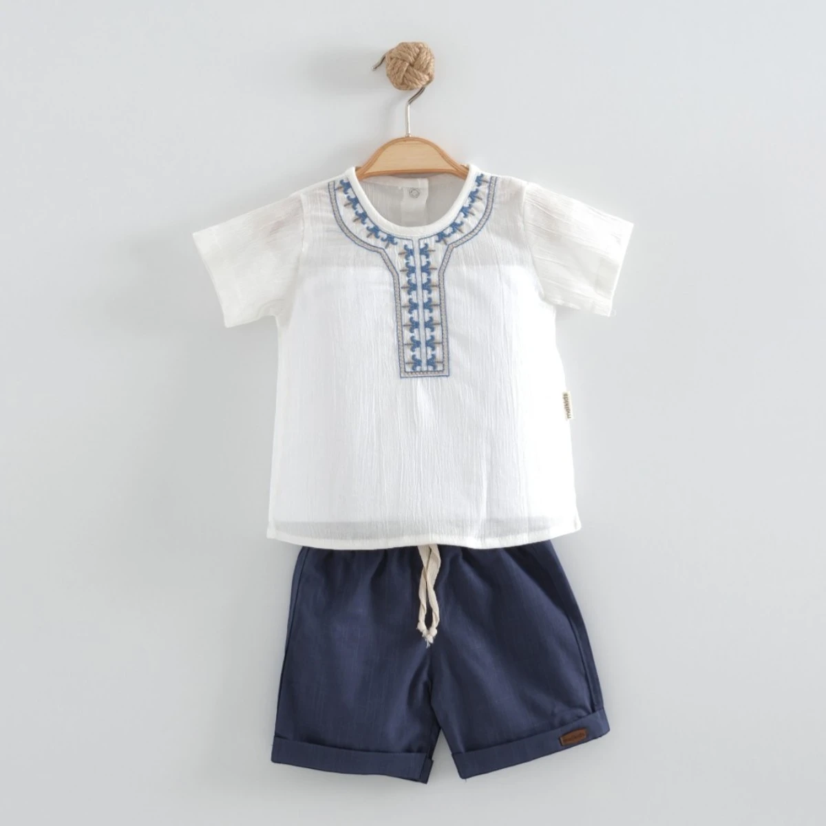 MAİ01-8374 MÜSLİN YAKA NAKIŞ DETAYLI