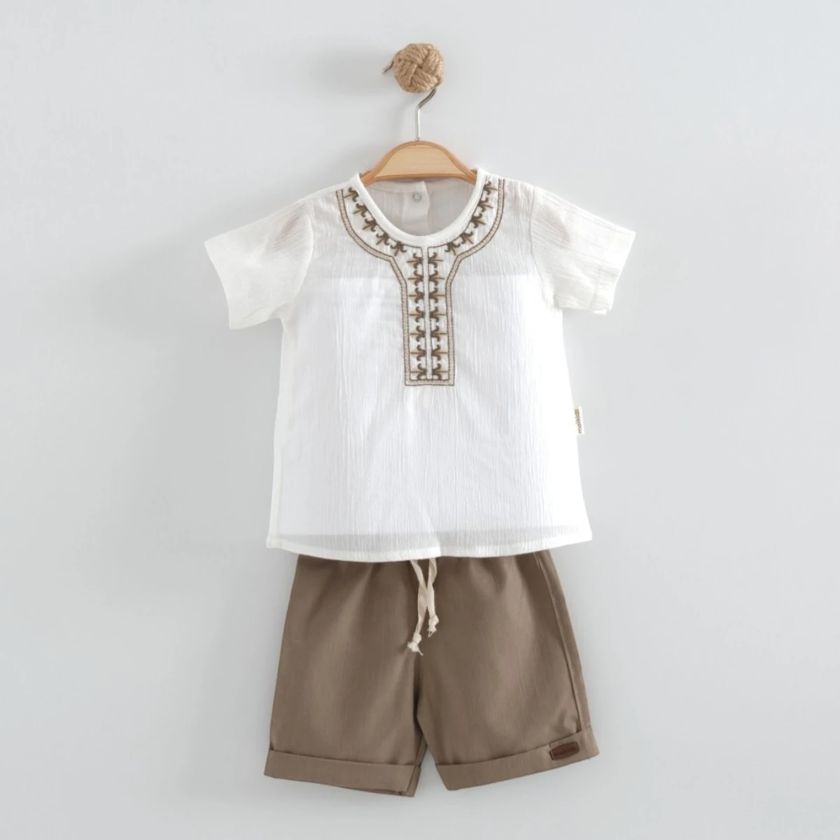 MAİ01-8374 MÜSLİN YAKA NAKIŞ DETAYLI